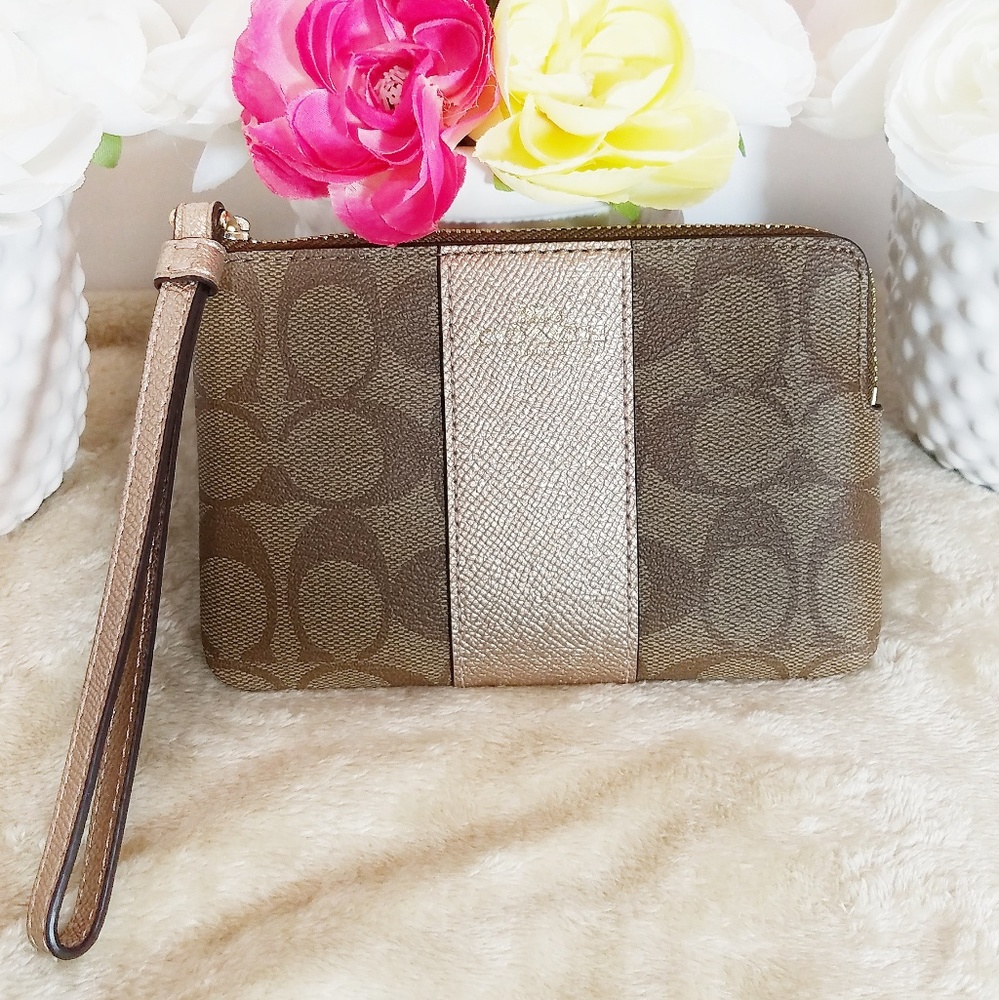 COACH NEW Signature Pattern Classic Clutch Wristlet Wallet NWT Rose Gold